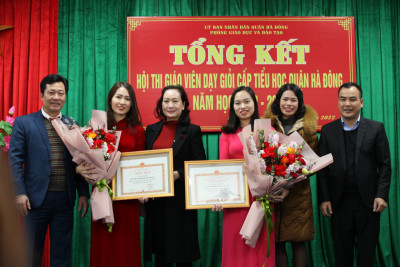 Nhận giải tại Hội thi giáo viên dạy giỏi quận Hà Đông