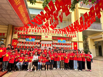 Rực rỡ cờ hoa chào mừng 50 năm ngày thống nhất Đất Nước
