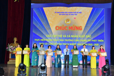 Trường TH Văn Yên vinh dự nhận Giấy khen của Sở Giáo dục